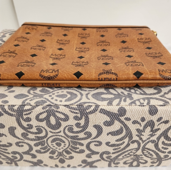 MCM Visetos Liz Shopper Tote Pouch Cognac - Picture 4 of 9